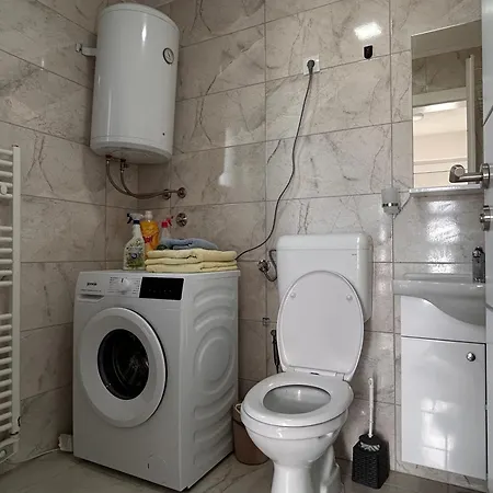 Vikendica Nuhanovic - *