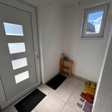 Feriehus Vikendica Nuhanovic - *